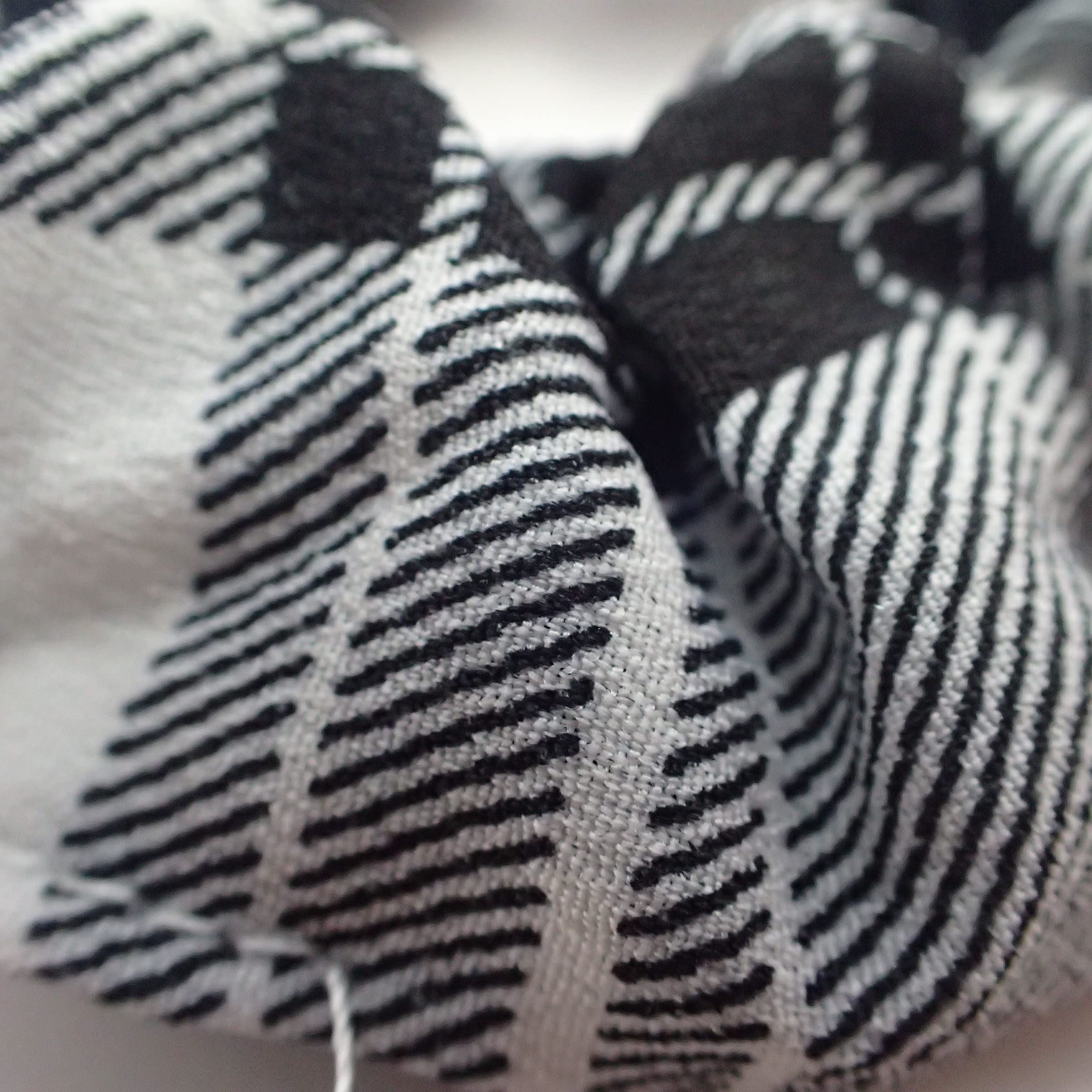 2pc Pattern Scrunchies for Girls and Women, Hair bobbles for Women, Hair Scrunchies, Hair Accessories, Elastic Hair Ties, Elastic Hair Bands, Hair Elastics